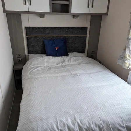 House- Sleeps 6 - Parking - Seaside - Holiday home